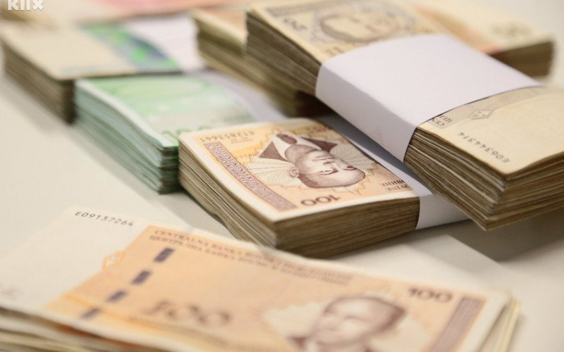 Građani čuvaju 11,83 milijarde KM u bankama