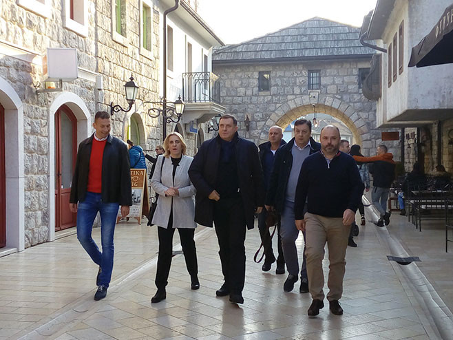 Dodik: Dovesti banjsku vodu do Andrićgrada, da se grade novi sadržaji