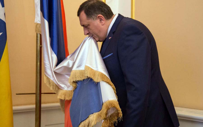 Dodik u ponedjeljak vraća zastavu Republike Srpske u Sarajevo