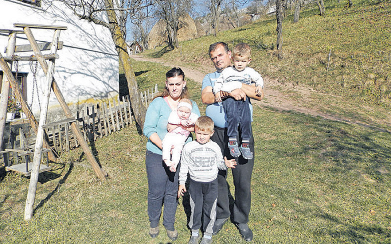 Nije mogao da nađe ženu, otišao je u Albaniju i zaprosio je: U ovom srpskom selu ima samo troje djece, a sve ih je rodila Zoge