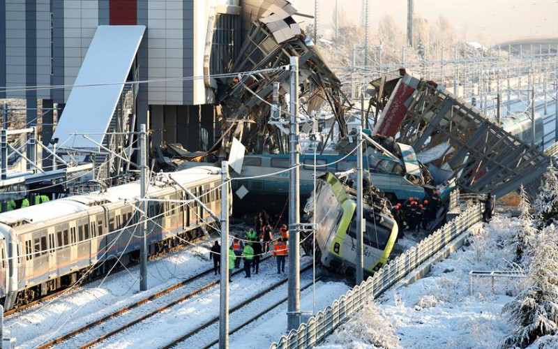 Sudar vozova u Turskoj: Najmanje sedam mrtvih, desetine povrijeđenih