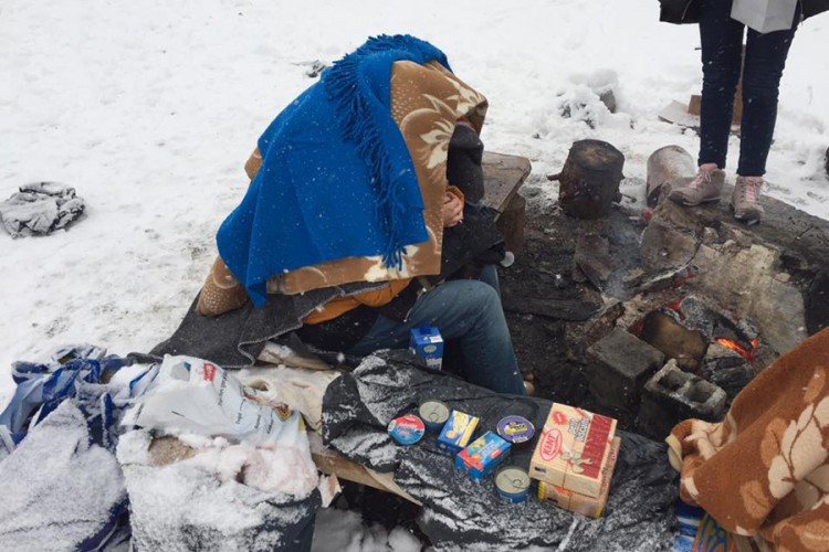 Mokrih nogu i pretanke odjeće migranti u BiH dočekali svoj međunarodni dan