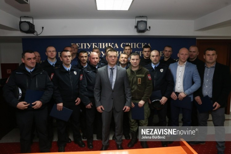 Prijem za policajce: Rizikovali svoj život da bi spasili tuđi