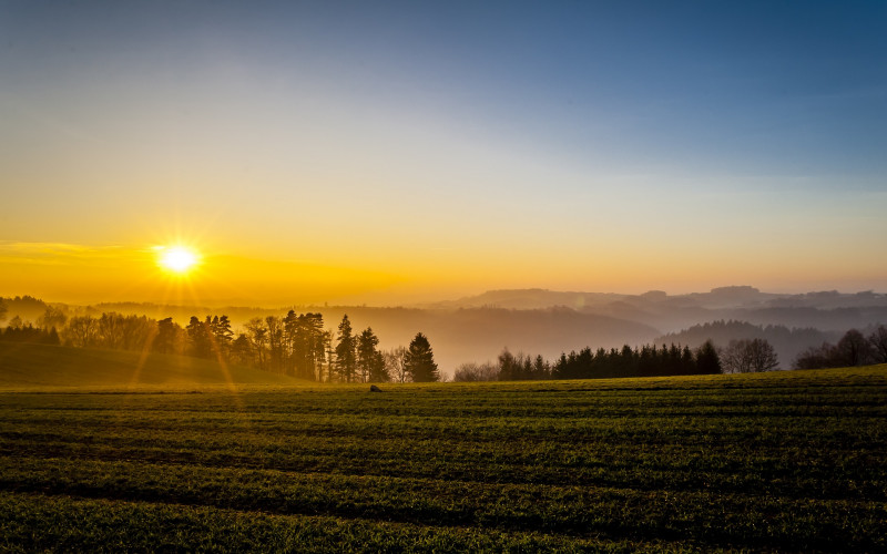 Sutra promjenjivo oblačno sa sunčanim intervalima