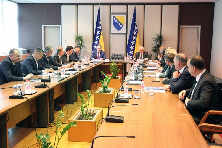 Tegeltija nije dobio dovoljno ruku