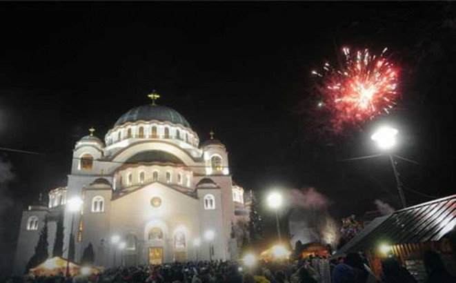 Doček na platou ispred Hrama na Vračaru, svečano širom Srbije