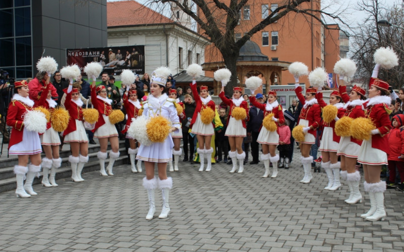 Mažoretke najavile jubilarni Praznik mimoze u Herceg Novom /FOTO/
