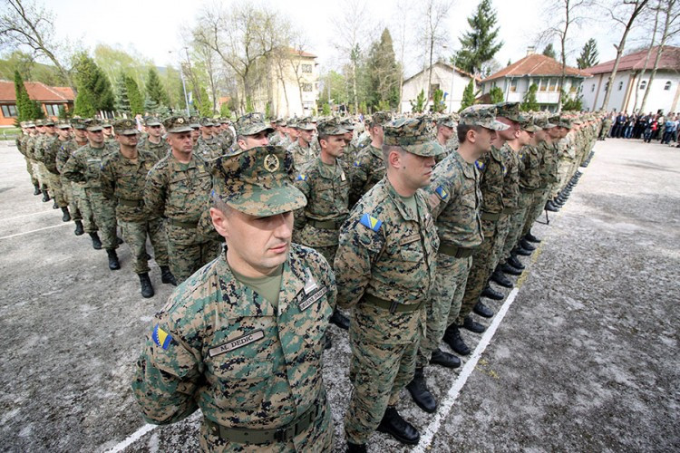 Na vojnicima u BiH jedna uniforma 10 godina