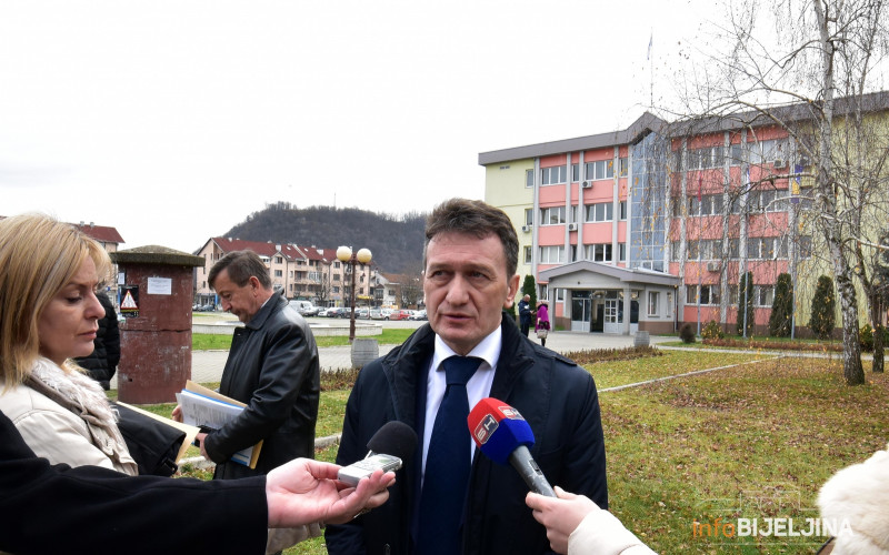 Ugljevik: Potpisani ugovori o otkupu stanova za boračke kategorije