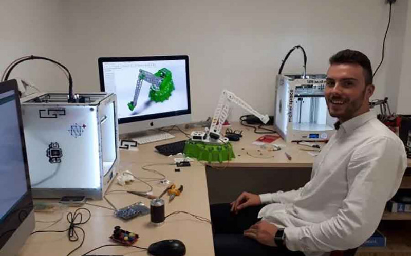 Haris iz Brčkog osmislio prototip robotske ruke koja može prenositi predmete