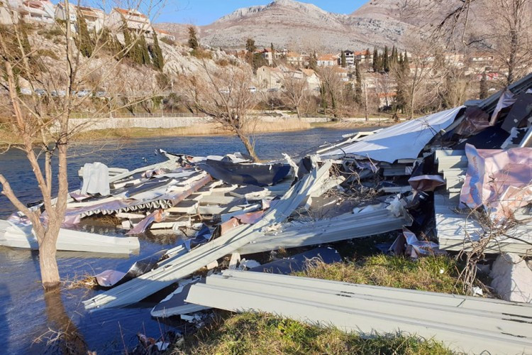Trebinjske ustanove pozvane na pripravnost, građani do sutra da ostanu u objektima