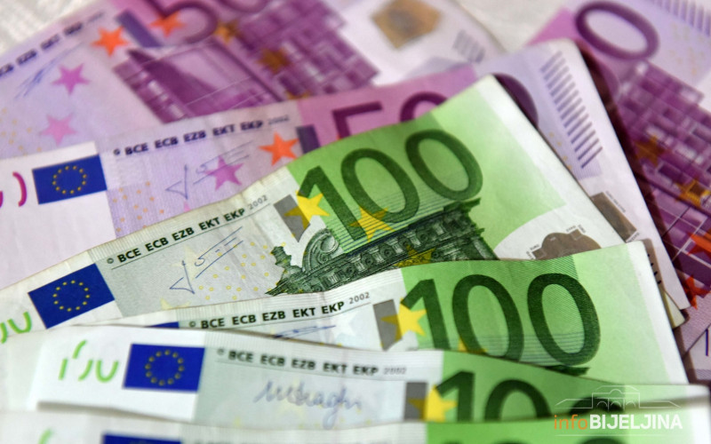 Službenica osumnjičena da je pronevjerila 196.000 evra Fonda PIO