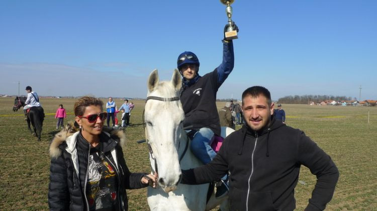 Konjičke trke ,,Poklade 2019'': Konji vrani Novim Selom razigrani