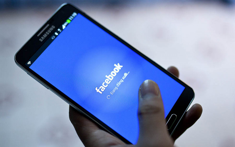 Fejsbuk još ima problema nakon najvećeg pada u istoriji