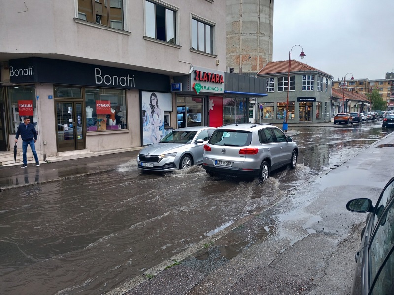 Ponovo „jezero“ u Nušićevoj ulici, kada će reagovati nadležni? (FOTO)