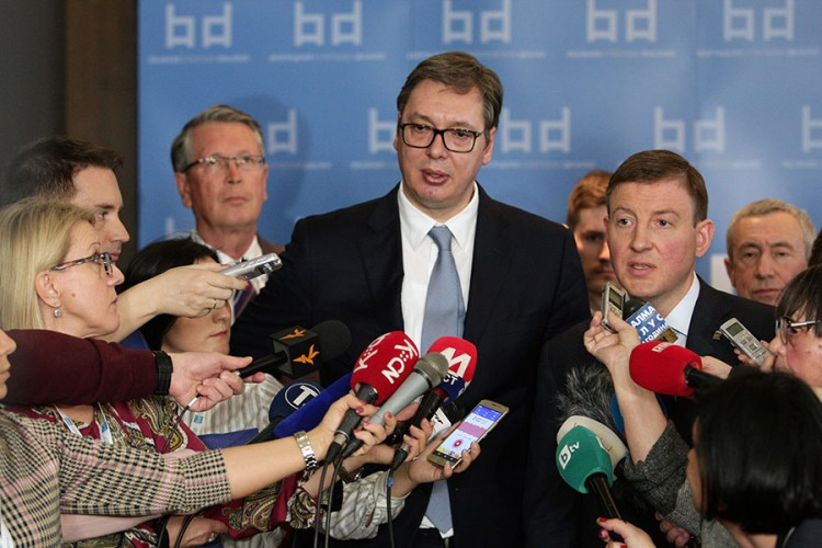 Vučić: Na vlast se ne dolazi testerom, već izborima