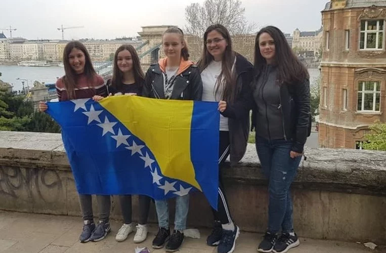 Matematičarke iz BiH osvojile dvije srebrne i bronzanu medalju u Ukrajini