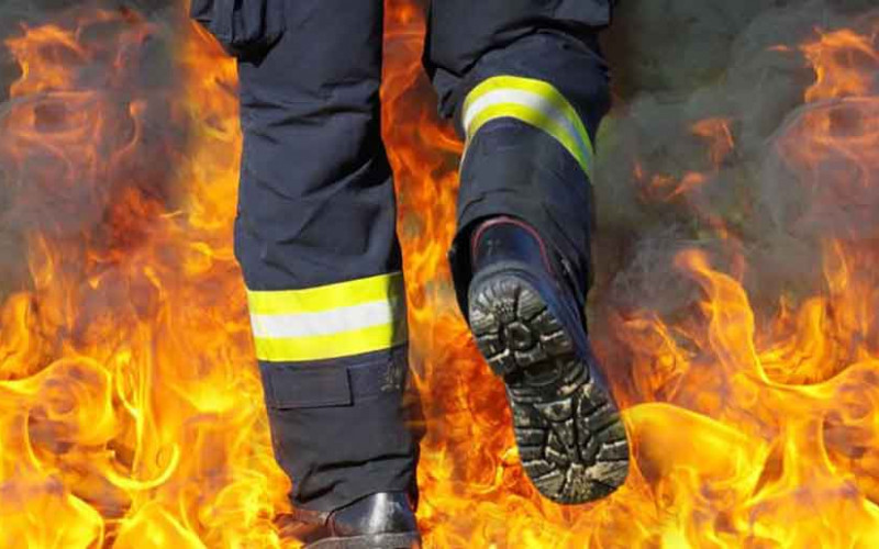 Gori pijaca “Arizona” -  vatrogasci se bore sa požarom