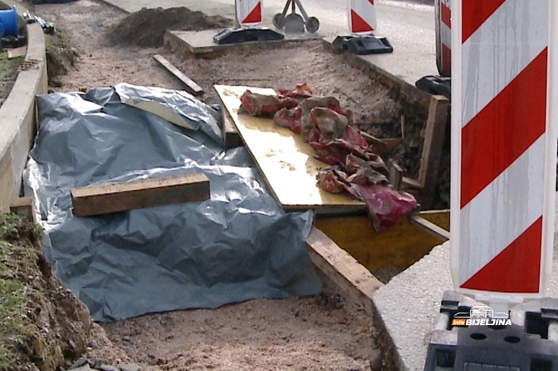 Rekonstrukciju glavnog cjevovoda u Loparama završavaju prije roka: Sigurnija voda ga potrošače /FOTO/