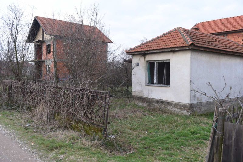 Mještani bijeljinskog naselja Zair poručuju: Na dva kilometra smo od centra grada, a kao da smo u srednjem vijeku (FOTO)