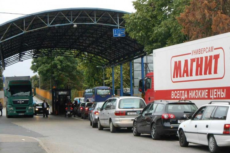 Gužve na prelazima Gradiška, Donja Gradina i Doljani