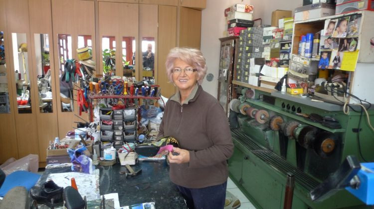 Bijeljina: Milica Đukić istrajava u obućarskom zanatu