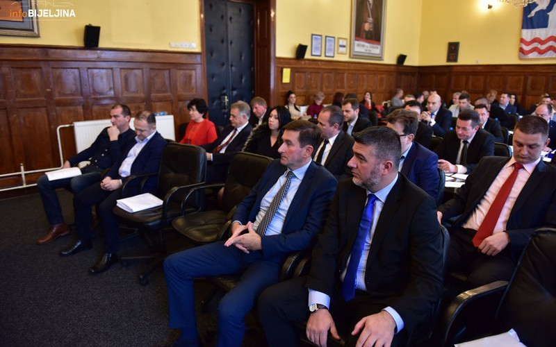 KAKO RADE BIJELJINSKI ODBORNICI? Predlažu inicijative, a one uglavnom ostaju “mrtvo slovo na papiru”