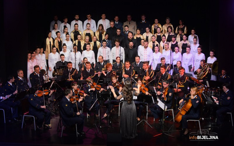 Održan koncert povodom Dana Vojske Republike Srpske /FOTO/