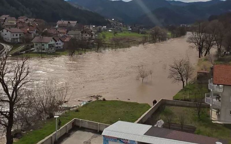 Modriča: Bosna u koritu, nema izlivanja lokalnih vodotoka