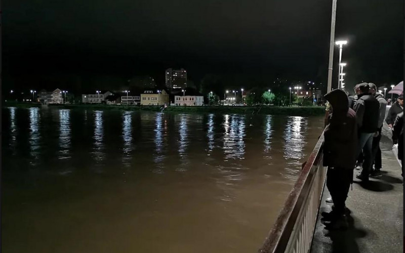 Besana noć pred stanovnicima poplavljenih područja širom BiH