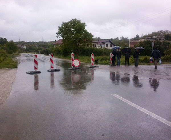 Obustavljen saobraćaj na putu Prijedor - Sanski Most