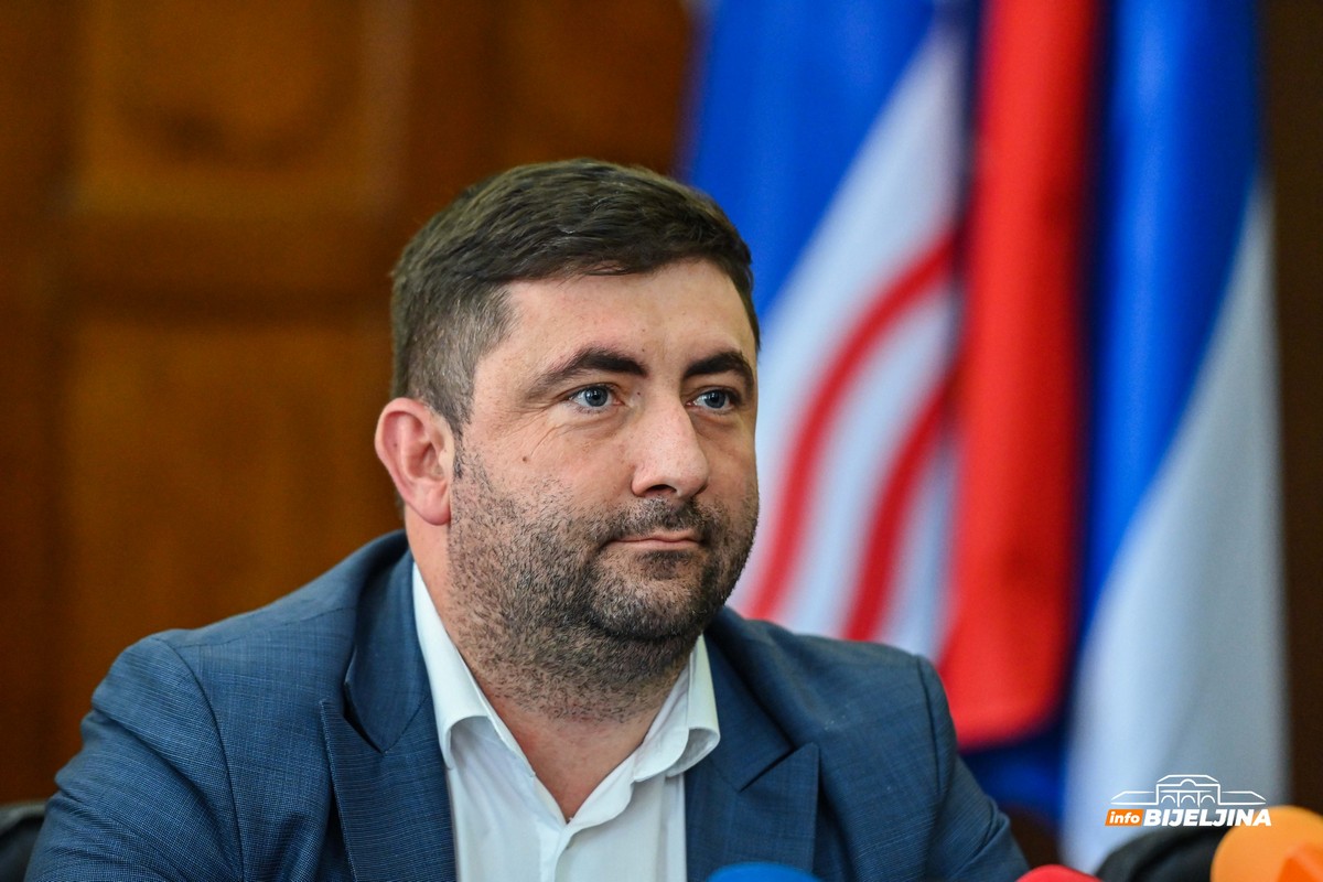 Ljubiša Petrović se izvinio građanima Bijeljine (FOTO)