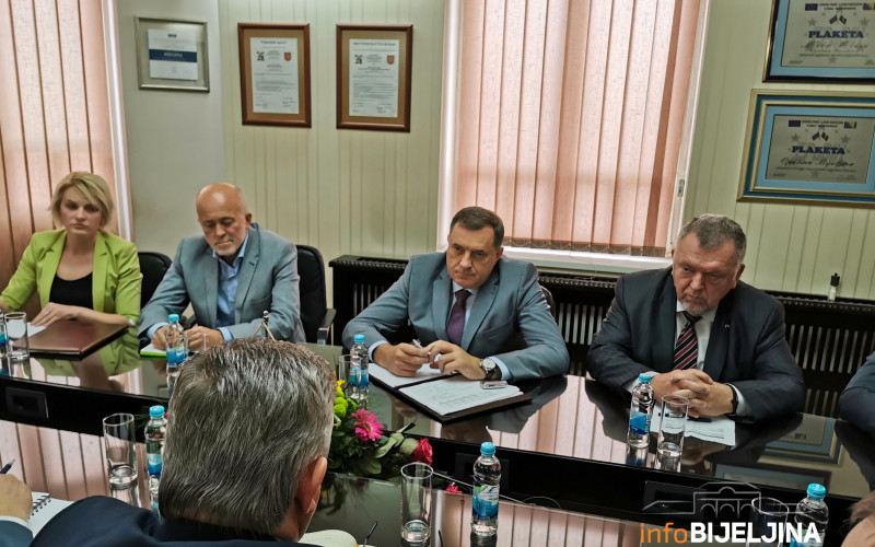 Našli rješenja za probleme grada: Milorad Dodik razgovarao sa Mićom Mićićem