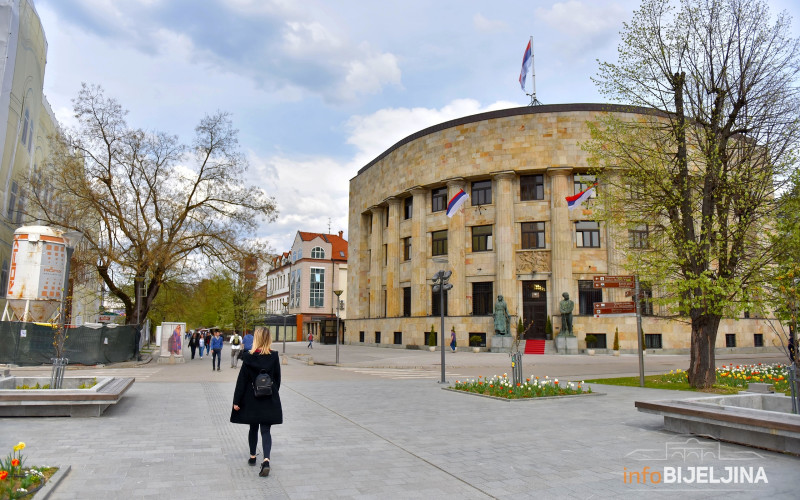 Za obnovu pješačke zone 1,2 miliona KM: Granitne ploče ispred Palate Republike