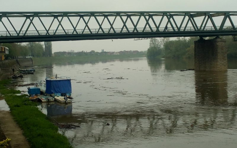 Vodostaj Save u Gradiški naglo nadolazi