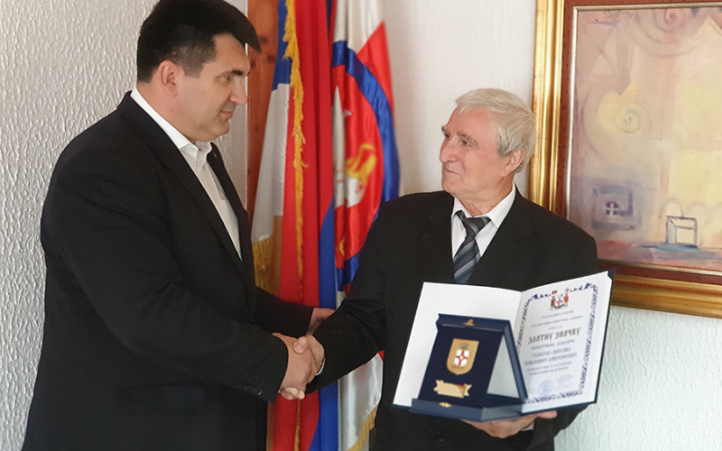 Načelnik Lopara uručio Zlatnu značku ruskom generalu Lavranenku