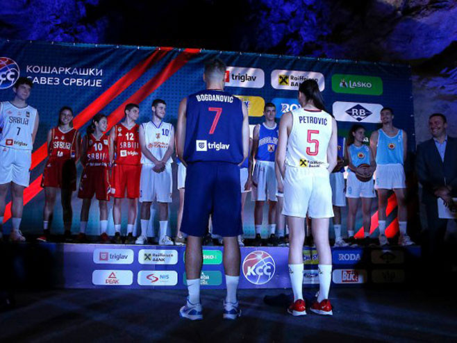 Srbija ponovo u plavom! Novi dresovi košarkaške reprezentacije /FOTO/
