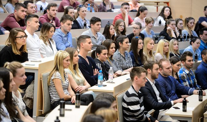 BiH siromašnija za 18.000 studenata