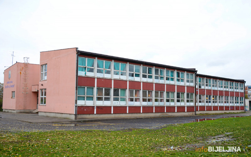 Predavanje djeci o opasnosti odbačenog oružja