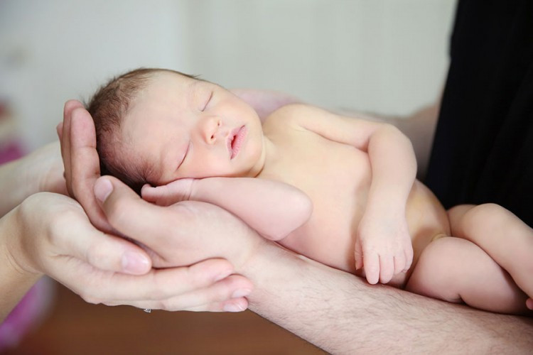 Uskoro upis beba u matične knjige rođenih odmah u porodilištu