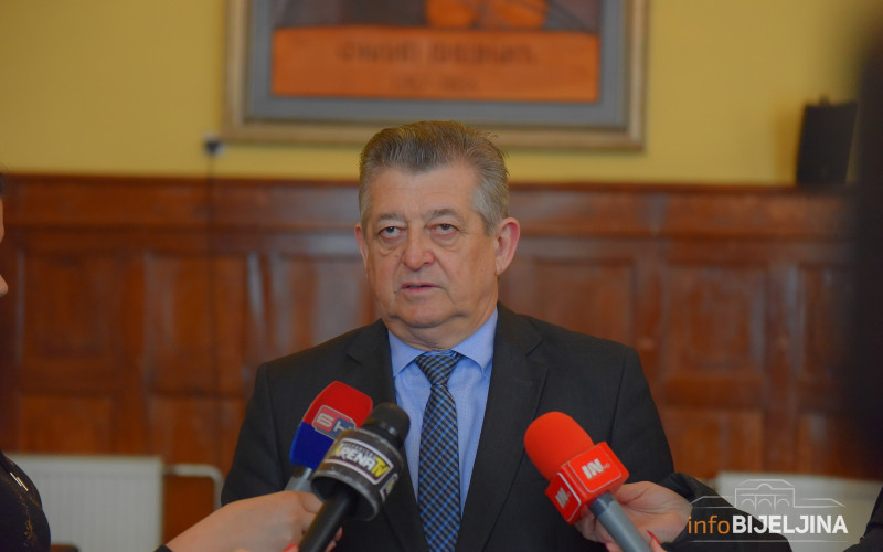 Mićić tvrdi da je gradska uprava uz FK ,,Radnik