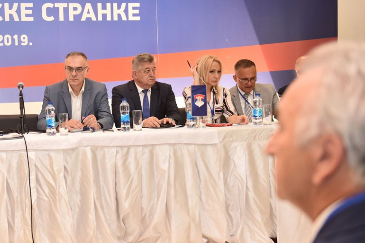 Šarović ne zna koga da postavi za svog zamjenika