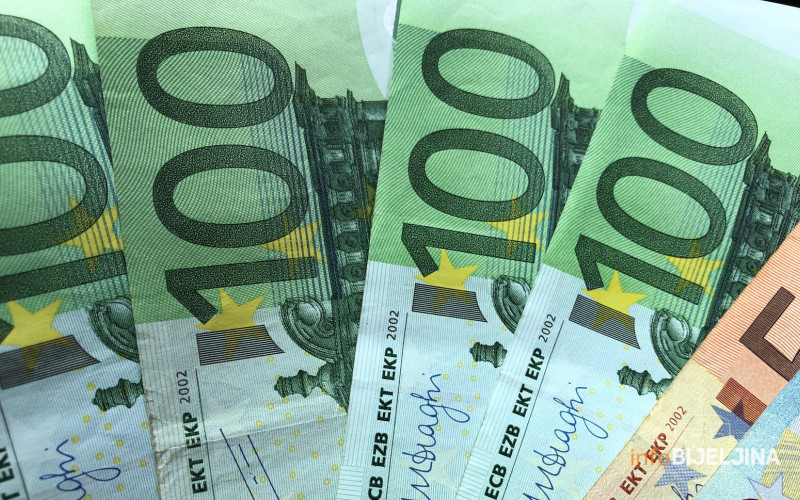 Greškom im uplatili 108 hiljada evra: Par većinu novca potrošio i sada ih čeka KAZNA