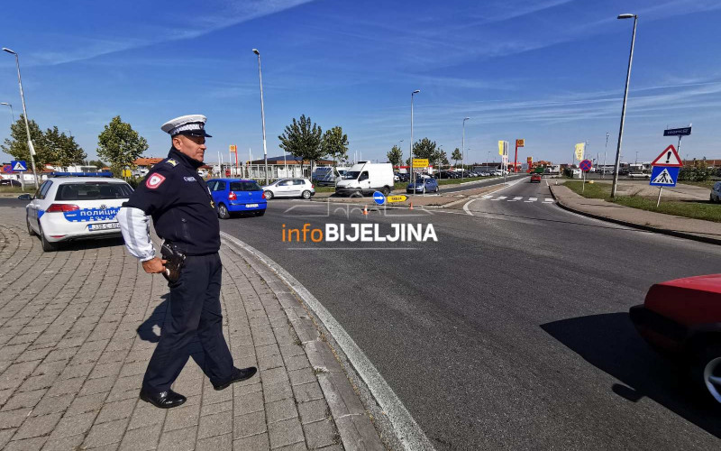 POLICIJA NA TERENU Saobraćaj se preusmjerava na Pavlovića most