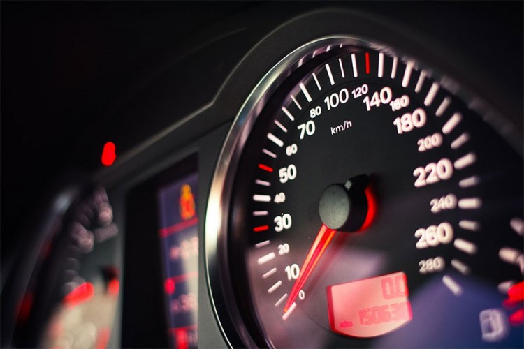 Kako se mjeri brzina automobila?