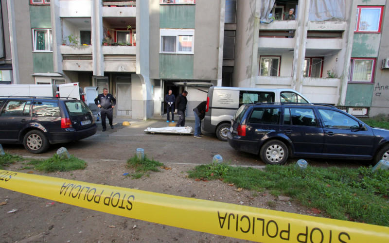 Tuzla: Zaklao suprugu, pa legao na bombu