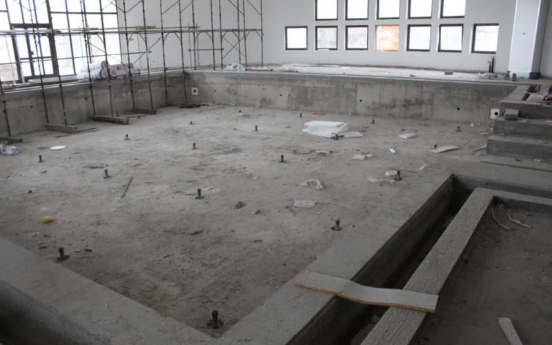 Radovi na izgradnji zatvorenog bazena u Dvorovima /FOTO/