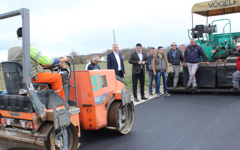 Opština Lopare uz podršku Brčko Distrikta i privrednika asfaltirala lokalni put