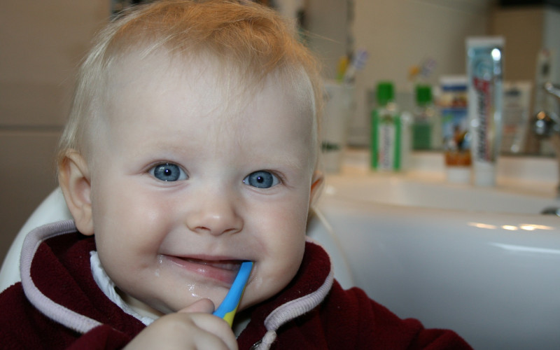 Mnogi roditelji se pitaju: Kada je pravo vrijeme da njihovo dijete počne da pere zube