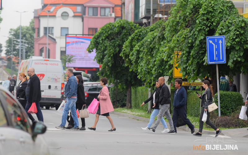 NAJUGROŽENIJI U SAOBRAĆAJU Ove godine poginula 42 pješaka u BiH